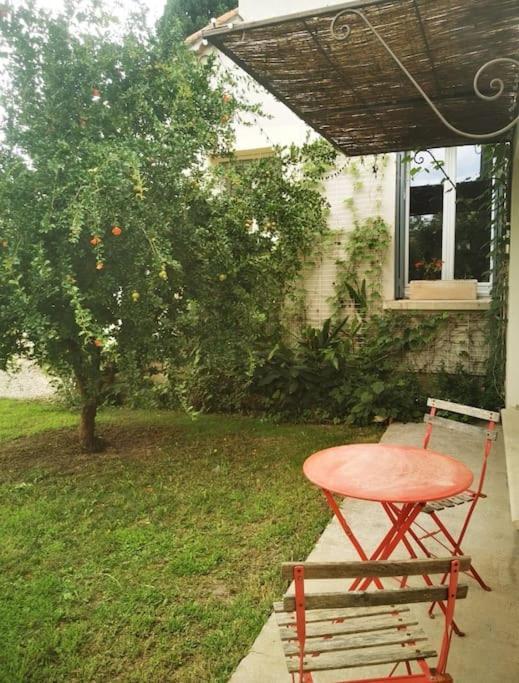 Maison Avec Piscine Dans Village Provencal. Courthézon Exterior foto